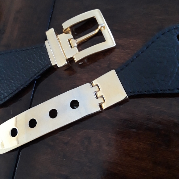 Cristela Milano Belt Scarf Holder